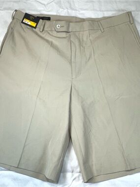 Monterey Club Men's Classic Khaki Flat-Front Golf  Shorts NWT